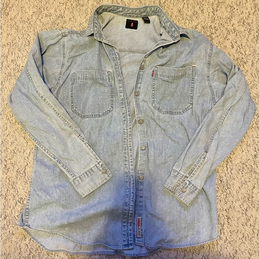 Vintage Levi Light Wash Denim Button-Up!